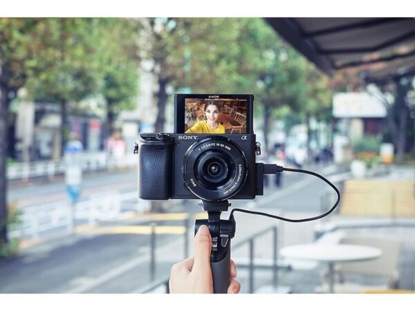 SONY Alpha 6400 Kit (ILCE-6400L) Systemkamera mit Objektiv 16-50 mm, 7,6 cm Display Touchscreen, WLAN – Bild 12